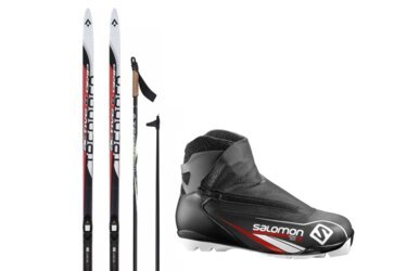 Langlaufski, Stöcke und Skischuh