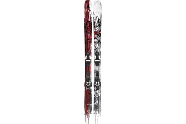 Paire de skis Atomic avec motif de montagne rouge et gris et fixations.