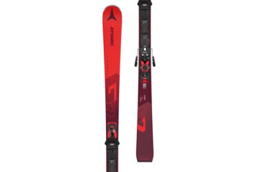 Une paire de skis Atomic Redster