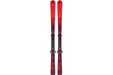 Une paire de skis rouges Atomic Redster avec fixations.