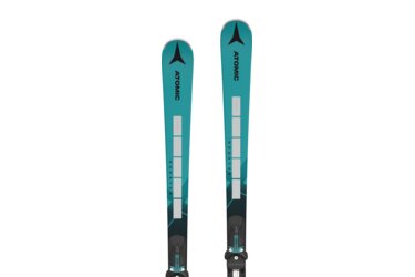 Une paire de skis Atomic Redster