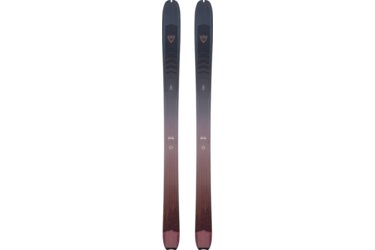 Deux skis Rossignol Escape côte à côte.