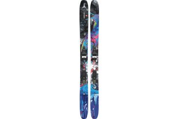 Paar Atomic Bent Chetler 110 Skier mit Bindungen.