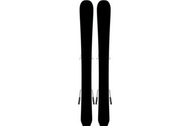Deux skis avec fixations sur fond noir