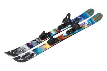 Ein Paar Ski mit bunten Designs und Bindungen