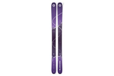 Deux skis Blizzard Anomaly 102 de couleur violette.