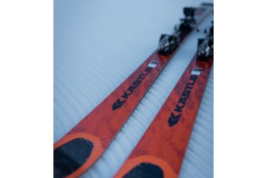 Kästle Skier auf präparierter Piste