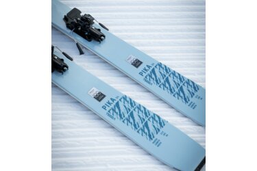 Paire de skis Kästle Pika 94 Terra dans la neige