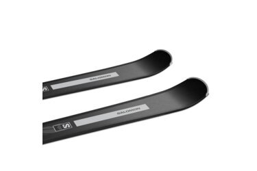 Gros plan de skis Salomon