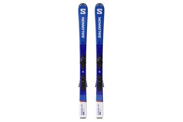 Paire de skis bleus Salomon S/Race JR avec fixations.