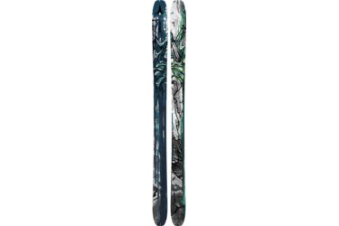 Zwei Atomic Ski mit abstrakten Designs in Blau, Grün und Weiß.