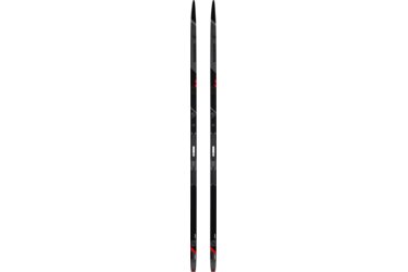 Deux skis de fond Rossignol, noir et gris.