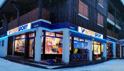 Intersport Geschäft im Schnee