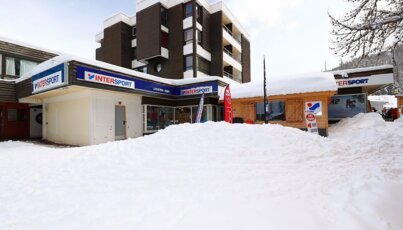 Intersport-Filiale im Schnee