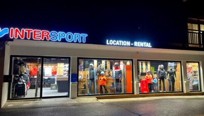 Intersport store with equipment for rental and sale