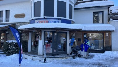 Intersport Geschäft im Schnee